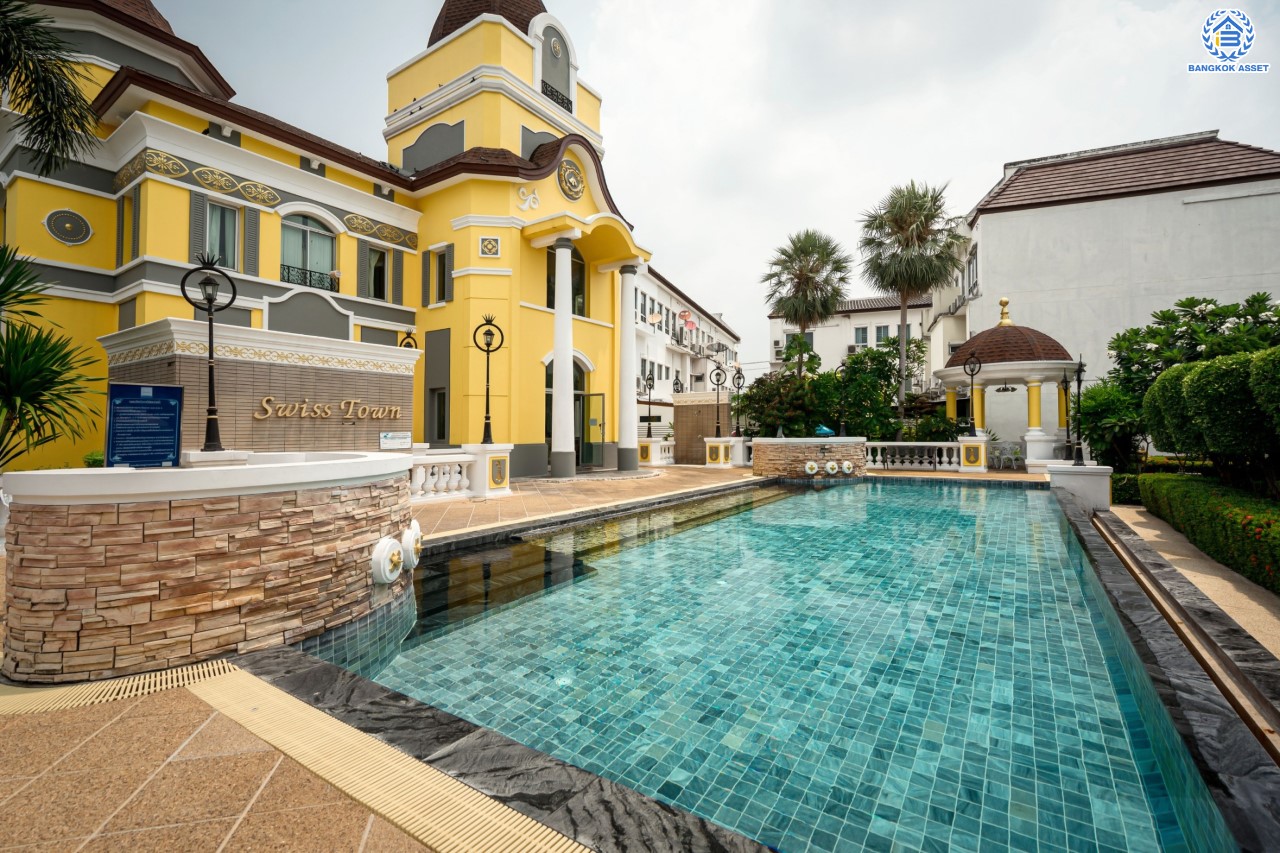 บ้านมือสองตกแต่งใหม่ ม.บ้านกลางเมืองสวิสทาวน์ เกษตร-นวมินทร์ แบรนด์ AP เนื้อที่ 20 ตร.ว. ฟังก์ชัน 3 ห้องนอน 3 ห้องน้ำ 1 ห้องอเนกประสงค์ จอดรถได้ 2 คัน ชีวิตแสนสงบ สภาพแวดล้อมเยี่ยม เชื่อมต่อ ถ.พหลโยธิน, ถ.เกษตร-นวมินทร์ ใกล้ ม.เกษตร, รถไฟฟ้าสายสีเขียว "สถานีมหาวิทยาลัยเกษตรศาสตร์" และทางด่วน "รามอินทรา-อาจณรงค์"...